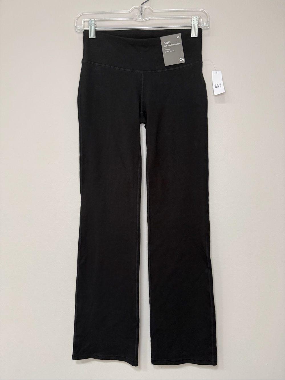 GAP Fit Women’s Black Mid-Rise Full-Length Flare Yoga Pants